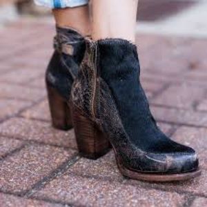 Bedstu Isla leather & calf hair bootie size 6 vintage black.